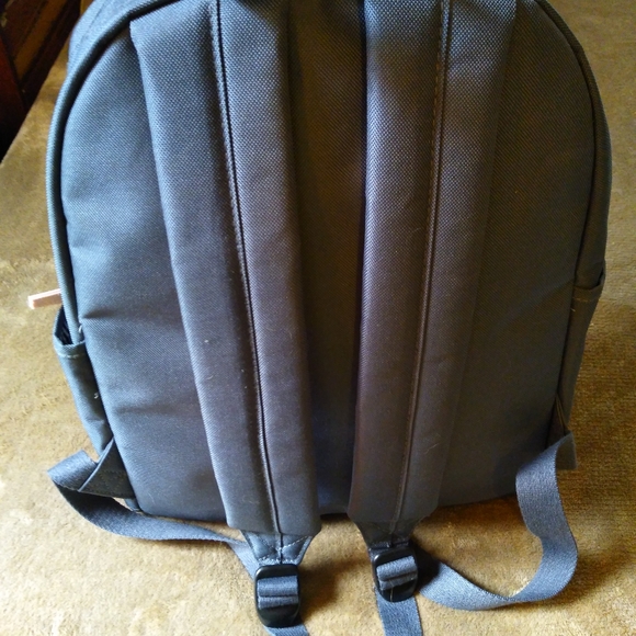 🆕GRAY BACKPACK - Picture 5 of 6